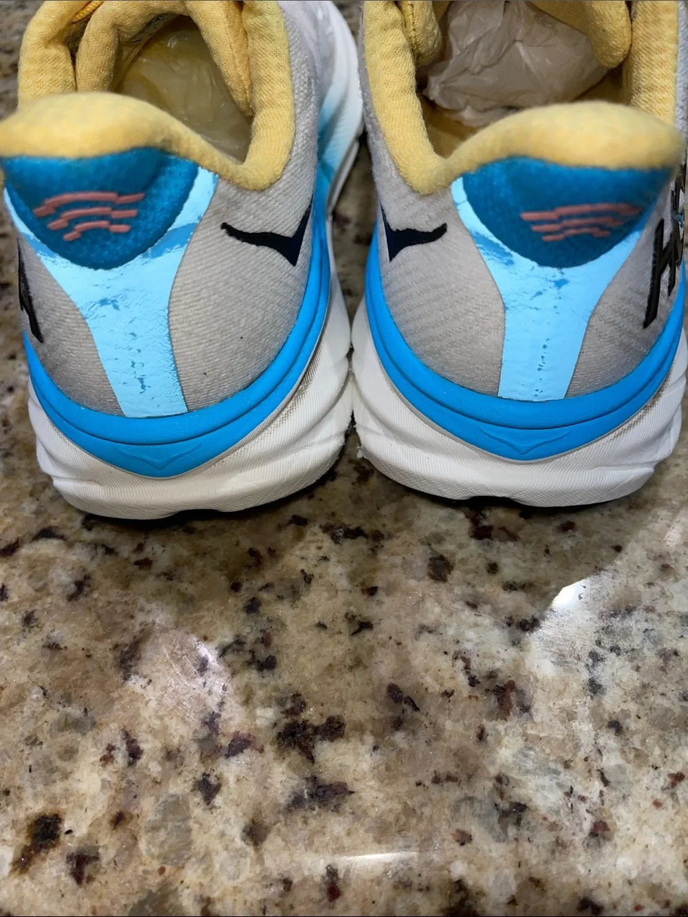 Hoka One One Clifton 9